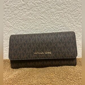 Michael Kors Jet Set Large Tri-fold Wallet